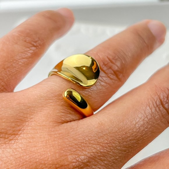 Gold Plated Geometric Ring Gold Chunky Ring Size 7 - Picture 1 of 11